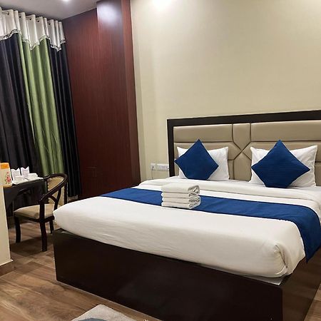 Hotel Mayur Palace Agra  Εξωτερικό φωτογραφία