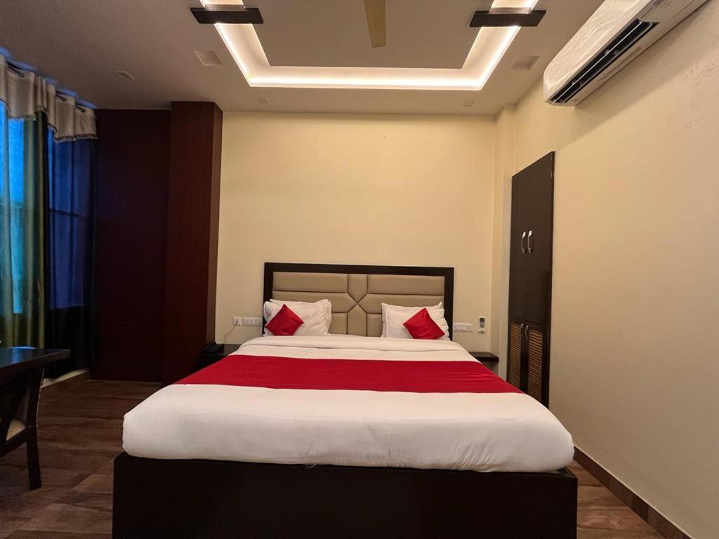 Hotel Mayur Palace Agra  Εξωτερικό φωτογραφία