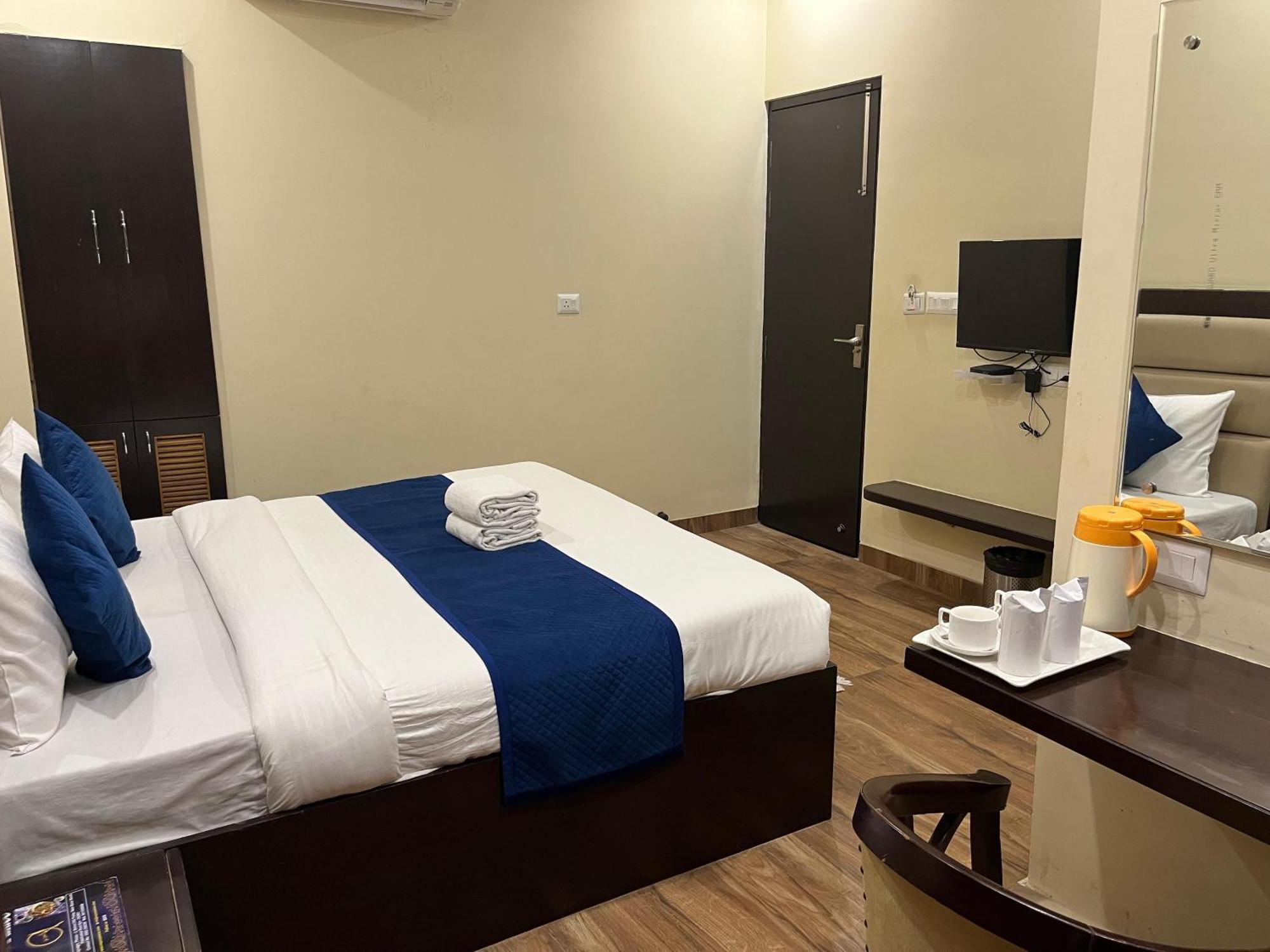 Hotel Mayur Palace Agra  Εξωτερικό φωτογραφία